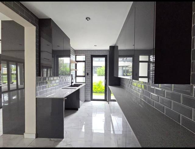 5 BEDROOM HOUSE FOR SALE IN THE ISLANDS ESTATES